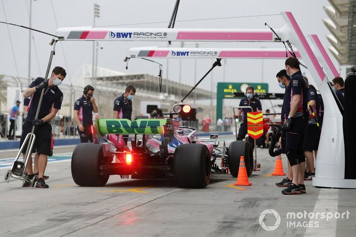 Sergio Perez, Racing Point RP20, en el carril de pits