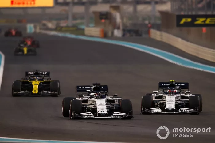 Daniil Kvyat, AlphaTauri AT01, Pierre Gasly, AlphaTauri AT01, Daniel Ricciardo, Renault F1 Team R.S.20
