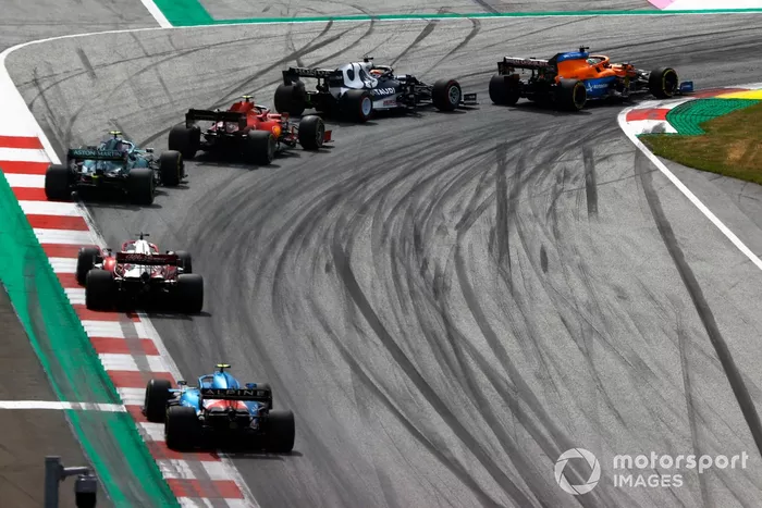 Daniel Ricciardo, McLaren MCL35M, Yuki Tsunoda, AlphaTauri AT02, Carlos Sainz Jr., Ferrari SF21, Sebastian Vettel, Aston Martin AMR21