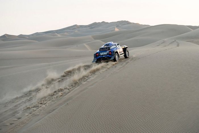 #300 X-Raid Mini JCW Team: Carlos Sainz, Lucas Cruz