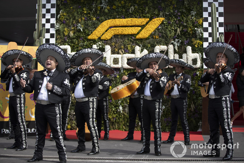 Mariachi band