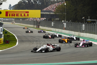 Маркус Ерікссон, Sauber C37, попереду суперників