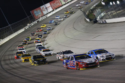 Joey Logano, Team Penske Ford, Kevin Harvick, Stewart-Haas Racing Chevrolet
