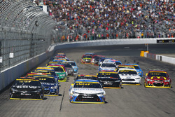Start: Carl Edwards, Joe Gibbs Racing, Toyota, führt