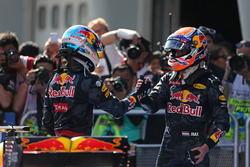 Podium: Tweede plaats Max Verstappen, Red Bull Racing en racewinnaar Daniel Ricciardo, Red Bull Raci