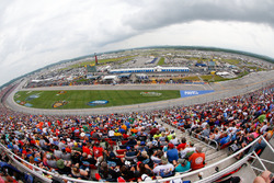 Regenwolken über dem Talladega Superspeedway