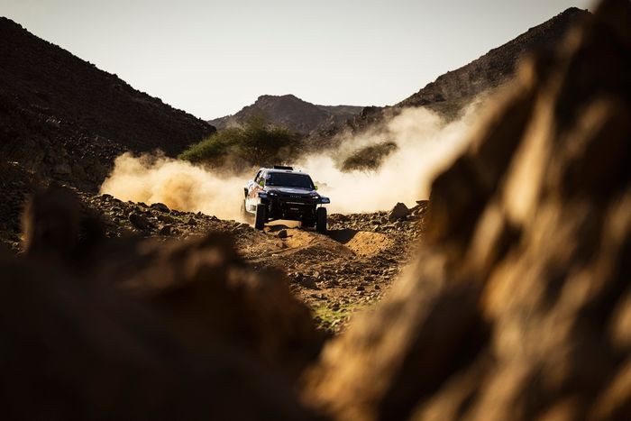 #218 Toyota Gazoo Racing Toyota: Гай Боттерилл, Ориол Мена