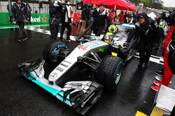 Lewis Hamilton, Mercedes AMG F1 W07 Hybrid op de grid