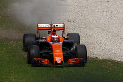 Stoffel Vandoorne, McLaren MCL32, sort de la piste