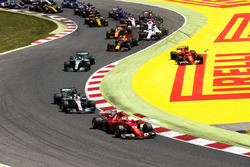 Sebastian Vettel, Ferrari SF70H, Lewis Hamilton, Mercedes AMG F1 W08, Valtteri Bottas, Mercedes AMG