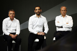 Technikchef Bob Bell, Sportchef Cyril Abiteboul, Teampräsident Jerome Stoll, Renault Sport F1 Team