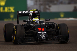Jenson Button, McLaren MP4-31, abandonne après un bris de sa suspension