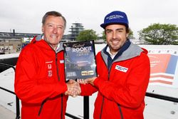 Fernando Alonso, Andretti Autosport, Honda; der ehemalige McLaren-Indy-500-Sieger Johnny Rutherford