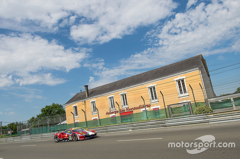 #71 AF Corse Ferrari 488 GTE: Davide Rigon, Sam Bird, Miguel Molina