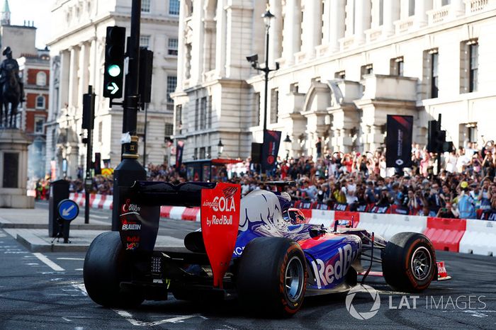 El Scuderia Toro Rosso STR12