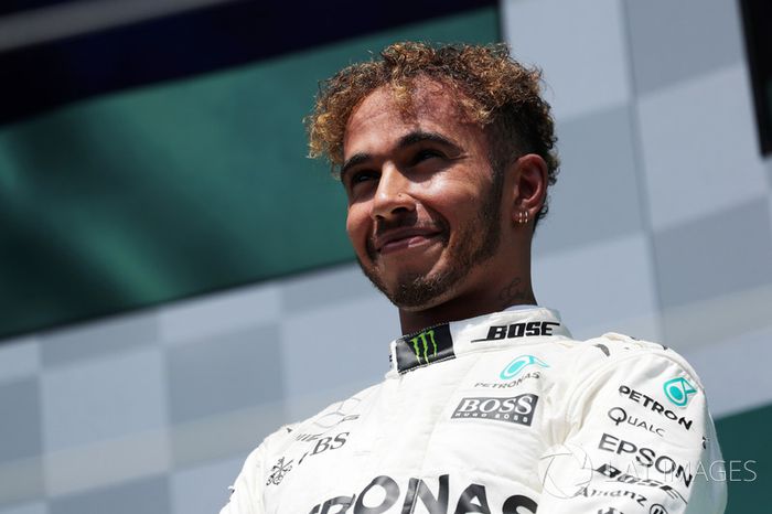 Podio: ganador de la carrera Lewis Hamilton, Mercedes AMG F1