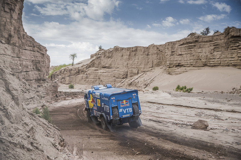 #500 Team Kamaz Master: Eduard Nikolaev, Evgeny Yakovlev, Vladimir Rybakov