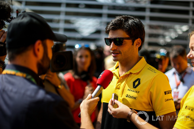 Carlos Sainz Jr., Scuderia Toro Rosso con los medios