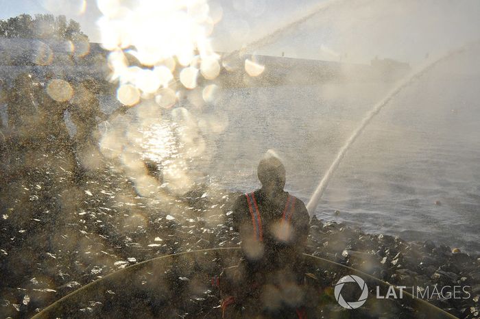 Manguera en la carrera de balsas
