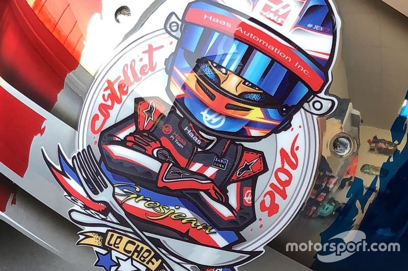 Il casco speciale di Romain Grosjean per il GP di Francia