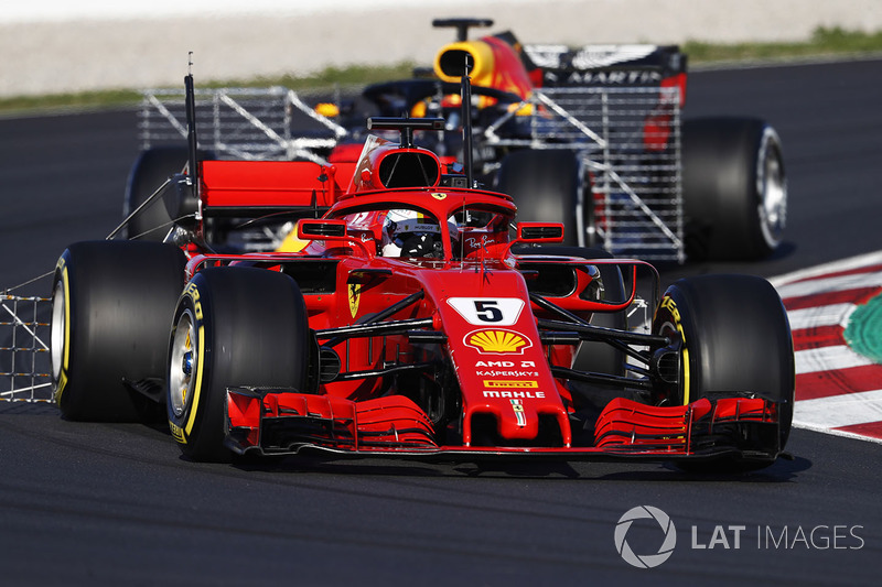 Sebastian Vettel, Ferrari SF71H, con un rastrello di sensori