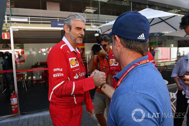 Rubens Barrichello, Maurizio Arrivabene, director de Ferrari Team