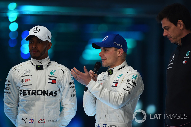 Valtteri Bottas, Mercedes AMG F1, Lewis Hamilton, Mercedes AMG F1, Toto Wolff, Executive Director Mercedes AMG F1