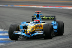 Il vincitore della gara Fernando Alonso, Renault R25