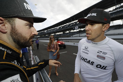 Robert Wickens, Schmidt Peterson Motorsports Honda with A sad James Hinchcliffe, Schmidt Peterson Motorsports Honda, after being bumped and a disappointing attempt at another qualifying run which was denied when time ran out