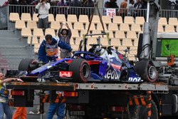 Kazalı araç, Brendon Hartley, Scuderia Toro Rosso kaldırılıyor