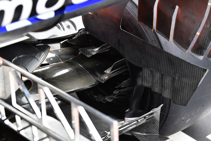 Повітропровід задніх гальм McLaren MCL33