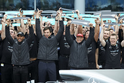 Lewis Hamilton, Mercedes AMG F1, Toto Wolff, Executive Director Mercedes AMG F1, Niki Lauda, Non-Executive Chairman, Mercedes AMG F1