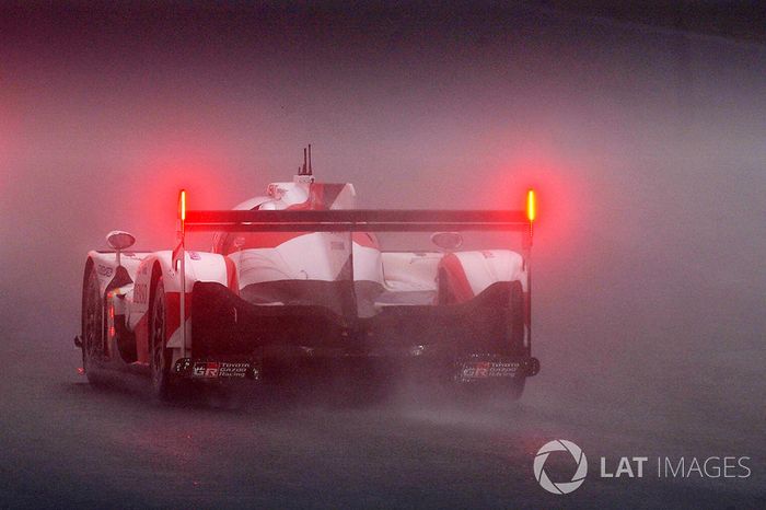 #8 Toyota Gazoo Racing Toyota TS050 Hybrid: Anthony Davidson, Sébastien Buemi, Kazuki Nakajima