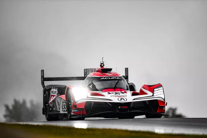 #93 Acura Meyer Shank Racing w/Curb Agajanian Acura ARX-06: Renger van der Zande, Nick Yelloly, Phil Fayer