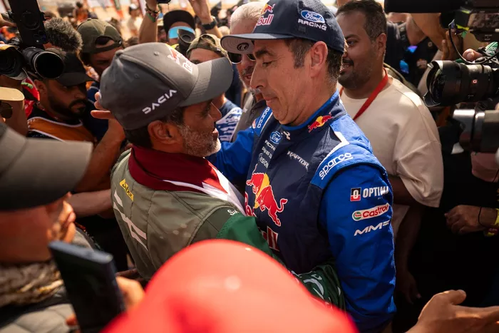 #299 The Dacia Sandriders Dacia: Nasser Al-Attiyah, #227 Ford M-Sport Ford: Nani Roma