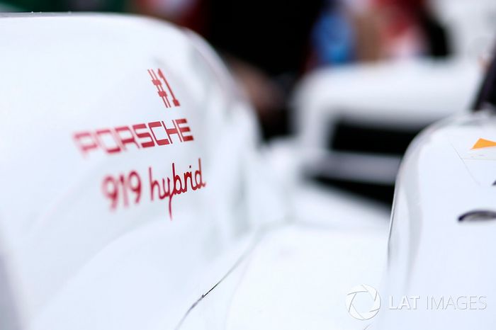 #1 Porsche Team Porsche 919 Hybrid: Neel Jani, Andre Lotterer, Nick Tandy