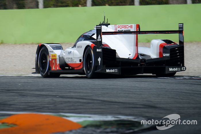 #2 Porsche Team Porsche 919 Hybrid: Timo Bernhard, Earl Bamber, Brendon Hartley