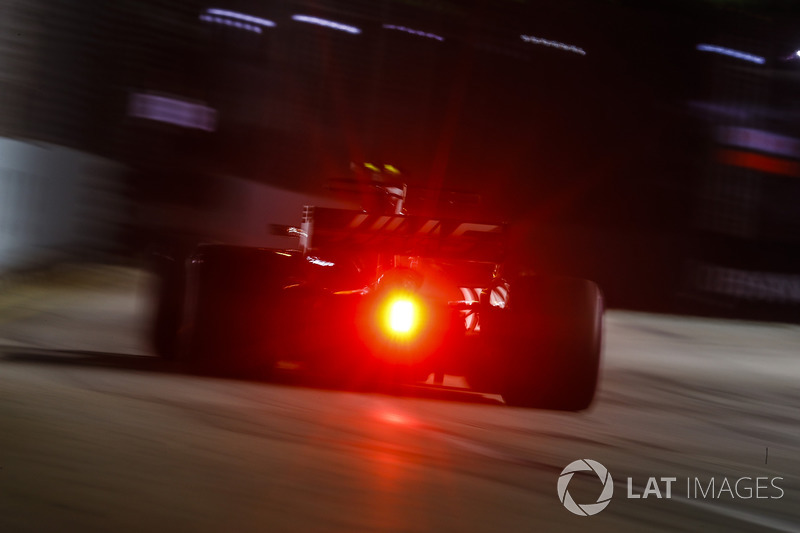 16. Кевін Магнуссен, Haas F1 Team VF-17