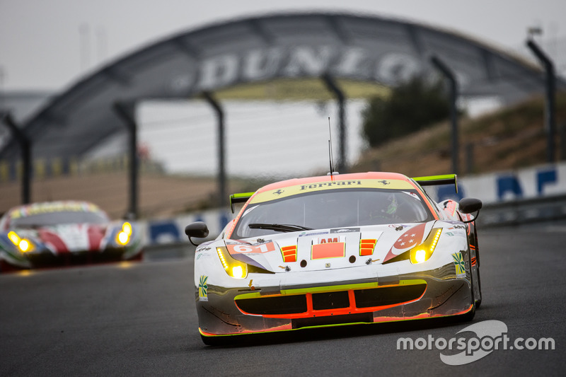 #61 Clearwater Racing Ferrari 458 Italia: Mok Weng Sun, Rob Bell, Keita Sawa