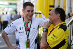Стоффель Вандорн, резервний гонщик McLarenі Фредерік Вассьор, гоночний директор Renault Sport F1