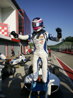 Le vainqueur de la course 3, Marino Sato, Vincenzo Sospiri Racing