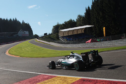 Nico Rosberg, Mercedes AMG F1 W07 Hybrid mit dem Halo Cockpitschutz