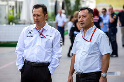 Yusuke Hasegawa, responsable du programme Honda F1 et Hiroshi Yasukawa, conseiller Dorna Sports