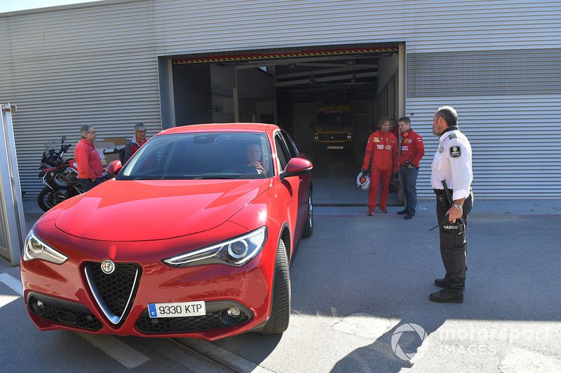 Alfa Romeo Stelvio leaves the Medical Centre