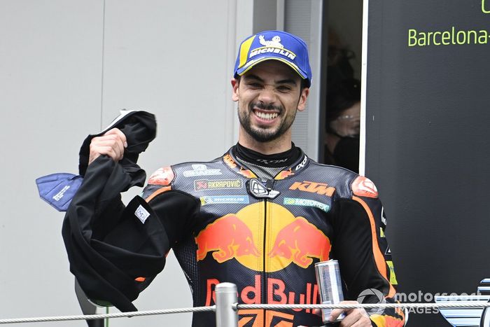 Podio: ganador de la carrera Miguel Oliveira, Red Bull KTM Factory Racing