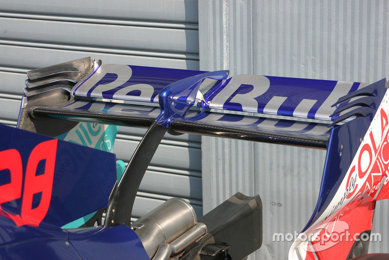 Toro Rosso STR13 rear wing detail