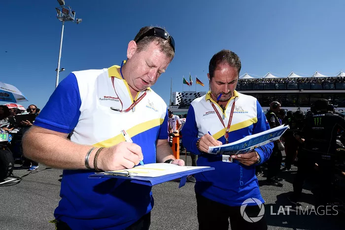 Membri del team Michelin al lavoro