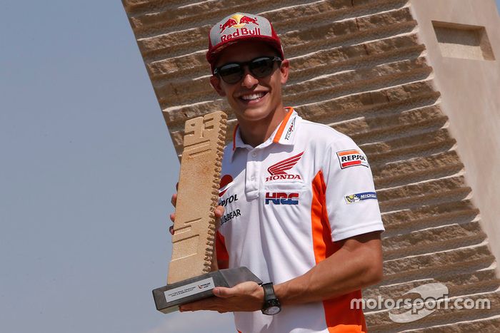 Inauguración curva Márquez