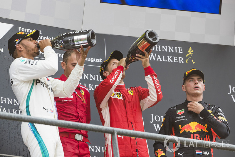 Lewis Hamilton, Mercedes AMG F1, David Sanchez, Ferrari, Sebastian Vettel, Ferrari, y Max Verstappen, Red Bull Racing