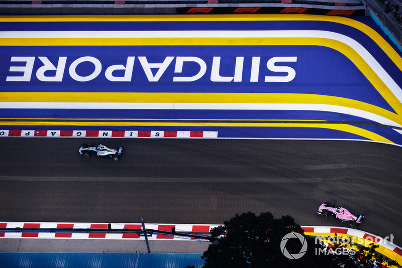 Lewis Hamilton, Mercedes AMG F1 W09 EQ Power+, Sergio Perez, Racing Point Force India VJM11